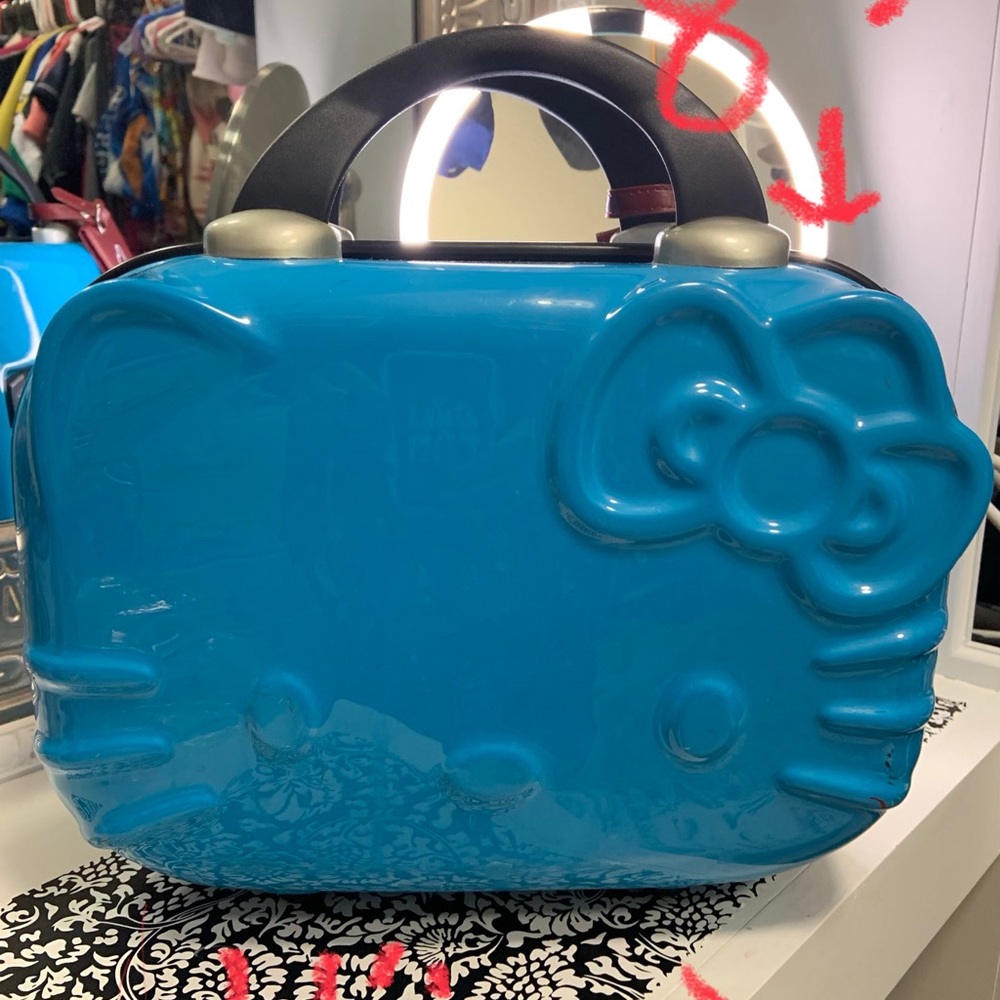 Hello Kitty Case